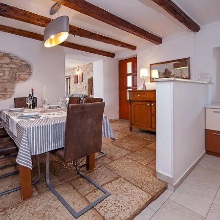 Holiday Apartment Daria 20 Ровин Екстериор снимка