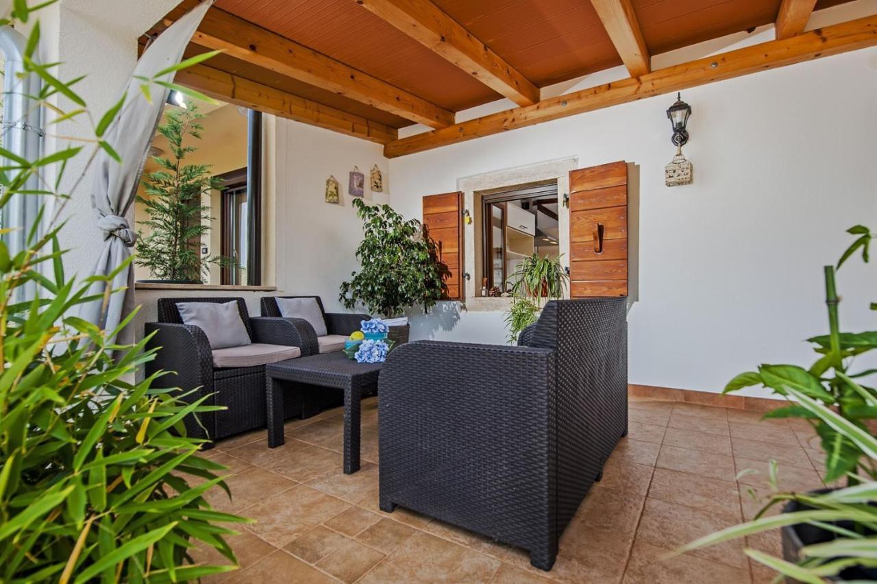 Holiday Apartment Daria 20 Ровин Екстериор снимка