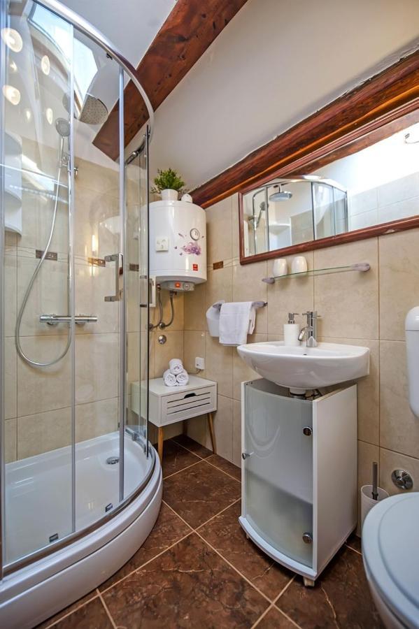 Holiday Apartment Daria 20 Ровин Екстериор снимка