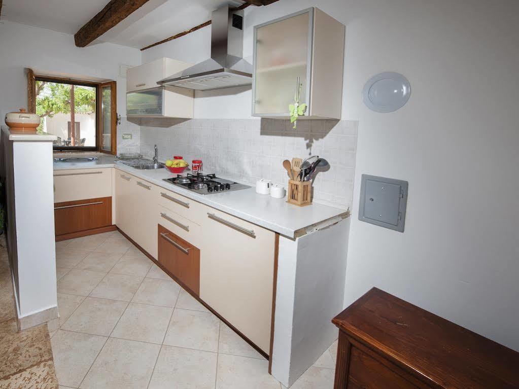 Holiday Apartment Daria 20 Ровин Екстериор снимка
